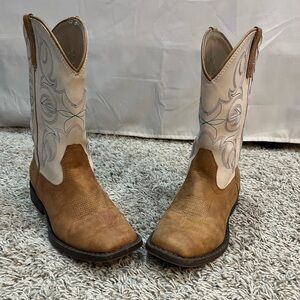 1 pair Roper girls boots size 2.